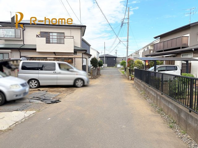 牛久市さくら台第10　新築戸建て　1号棟の前面道路含む現地写真|『今から見たい！』大歓迎です♪
お気軽にＲ－ｈomeまでお問い合わせください。