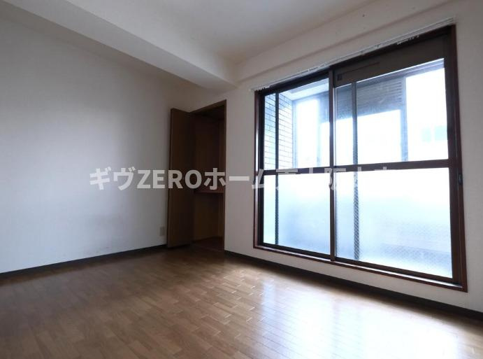 メゾンシャンスの居間・リビング