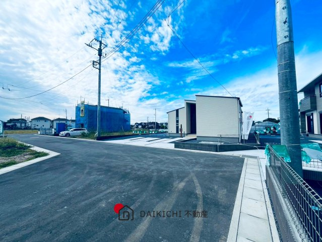 【前面道路含む現地写真】 | 加須市下高柳第11期　ワイウッドコート　新築戸建　全12棟　3号棟