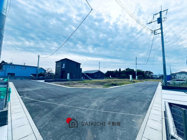 【前面道路含む現地写真】 | 加須市下高柳第11期　ワイウッドコート　新築戸建　全12棟　3号棟