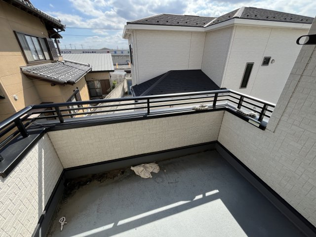 安養寺町　中古戸建てのバルコニー