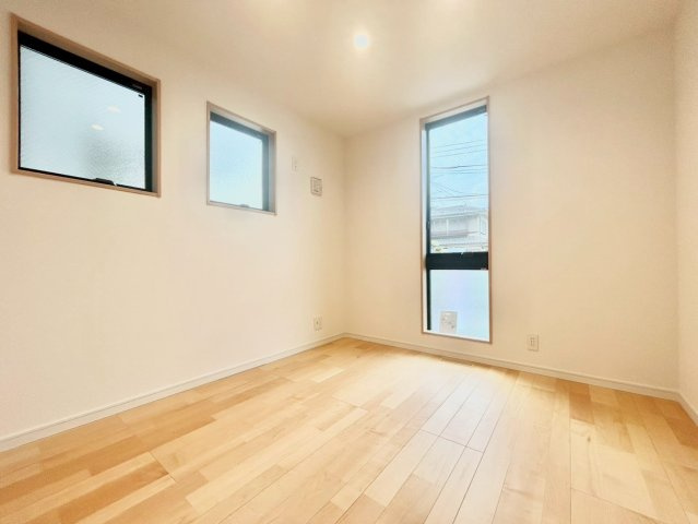 世田谷区上祖師谷1丁目　新築戸建　残1棟の洋室|明るいお部屋はそれだけで気分が晴れやかになりますね！（A号棟）

ご内見希望・資料請求などお気軽にお問い合わせ下さい！
03-5990-5201