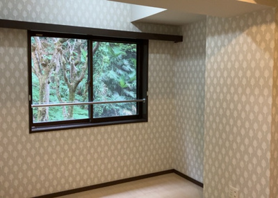 【寝室】 | ル・アール高尾エグザフォート | 寝室でゆっくりと過ごすためにはベッド周りの適度な空間を担保することや窓の位置、照明の明るさ、寝室の広さなどを考える必要があります。自身や家族の構成とライフスタイルに併せて寝室にする部屋を選びましょう！