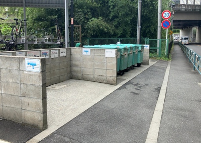 【設備】 | ル・アール高尾エグザフォート | 共有部分は、住民なら誰もが使える設備のこと。例えば駐車場やエレベーター、インターネット設備、セキュリティ設備などがあります。他にも、マンションの廊下・外部階段やエントランス・ゴミ置き場などがあります。