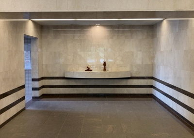 【ロビー】 | ル・アール高尾エグザフォート | ラウンジは、マンションの共用スペースに椅子やテーブルなどを配置した利用者が寛げる空間です。屋内型ラウンジと屋外型ラウンジがあります。共用部分の管理状況と合わせて、詳細については現地でご確認ください。