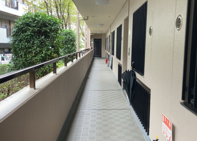 【その他共用部分】 | ル・アール高尾エグザフォート | 共有部分は、住民なら誰もが使える設備のこと。例えば駐車場やエレベーター、インターネット設備、セキュリティ設備などがあります。他にも、マンションの廊下・外部階段やエントランス・ゴミ置き場などがあります。