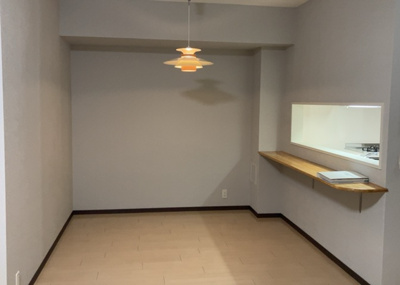 【ダイニング】 | ル・アール高尾エグザフォート | ダイニングは、食事や家族の団らんスペースとしてだけではなく、ほかの用途としても使用することができます。ダイニングテーブルを置き、食事のためのスペースを作ることでリビングとの差別化を図ることができます。