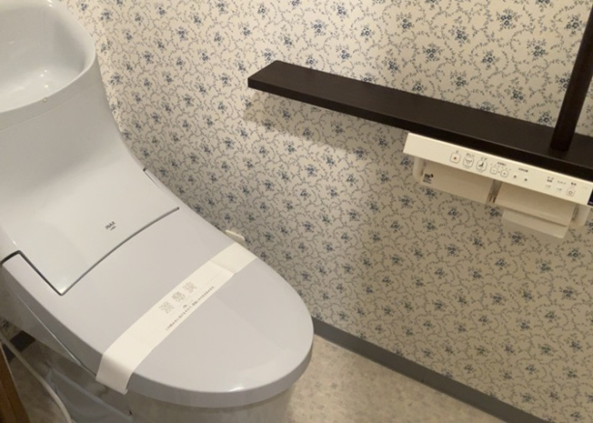 【トイレ】 | ル・アール高尾エグザフォート | トイレは大きさや形、機能、抗菌性などが異なる多種多彩なタイプが各メーカーから出ています。それぞれに良さがあるため、事前にどういったタイプのトイレがいいのかをご家庭内で決めて、内見に行くといいでしょう。
