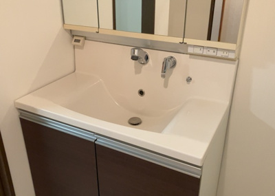 【独立洗面台】 | ル・アール高尾エグザフォート | 洗面化粧台では顔を洗ったり、身だしなみを整えることが本来の使い方ですが、用途によっては洗面化粧台に求められる機能が違ってくるため、ご自身や家族のライフスタイルに合ったものを選ぶことをおすすめ致します。