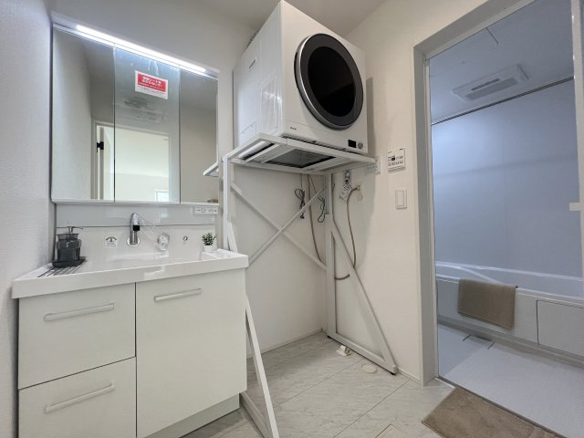 外観がポップ♪こういうのもアリ！な【大和市上和田】新築戸建の脱衣所