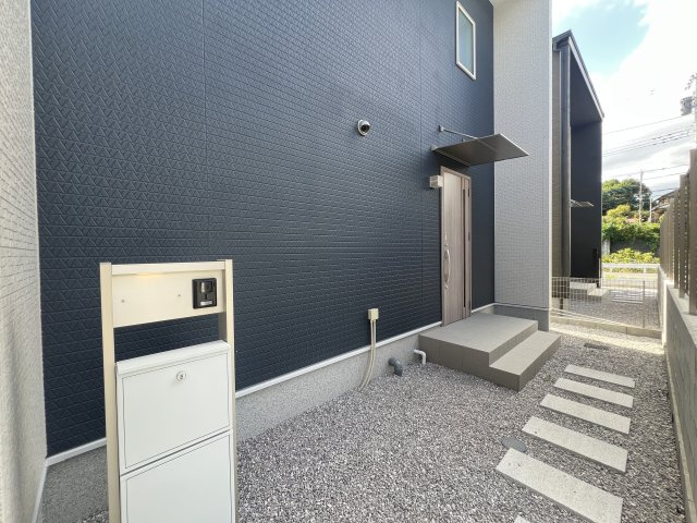 外観がポップ♪こういうのもアリ！な【大和市上和田】新築戸建の外観|きれいな外観です