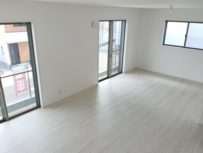 【居間・リビング】 | 保土ヶ谷区仏向町２期 | ゆったり過ごせるリビングです