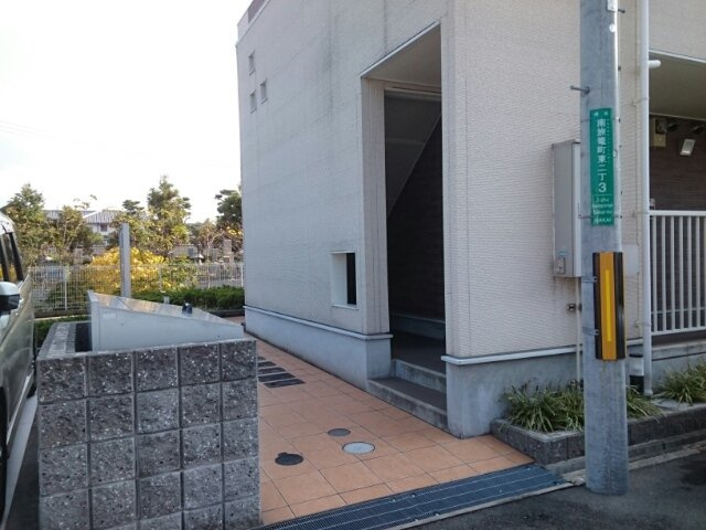 ジュネス１番館のエントランス