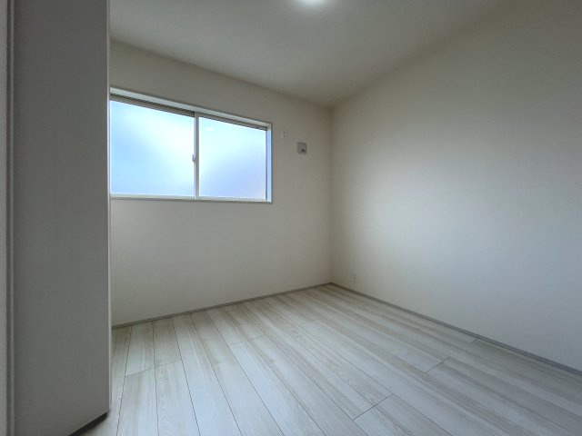 立川市上砂町3丁目　新築戸建全2棟の洋室|ストレージルーム4.5帖
