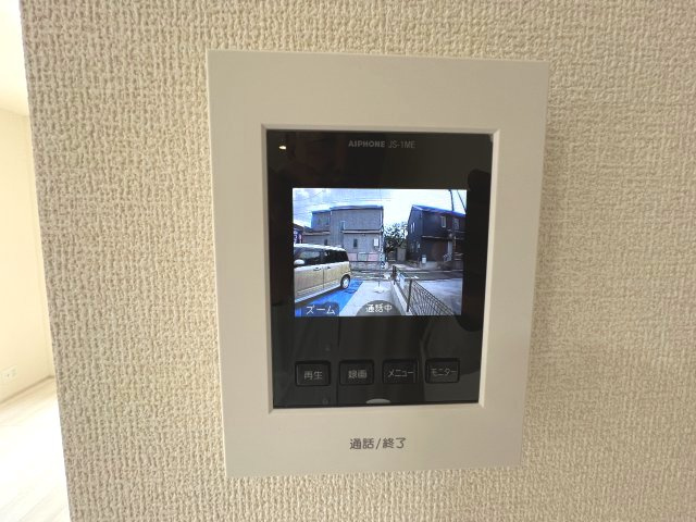 立川市上砂町3丁目　新築戸建全2棟のセキュリティ|モニター付きインターホンあり。急な来客でも室内から顔が確認できると安心ですよね