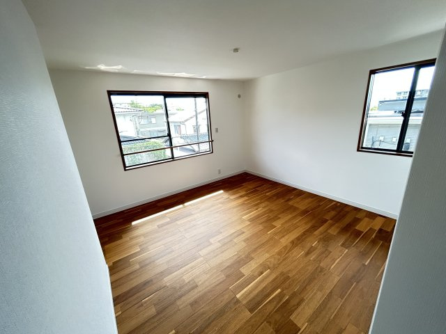 神戸市垂水区学が丘４丁目戸建の洋室