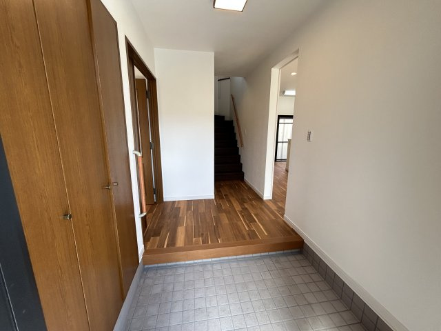 神戸市垂水区学が丘４丁目戸建の玄関