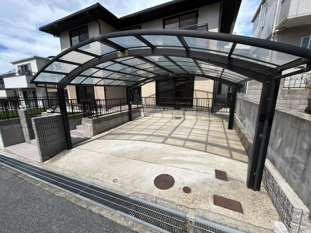 神戸市垂水区学が丘４丁目戸建の駐車場