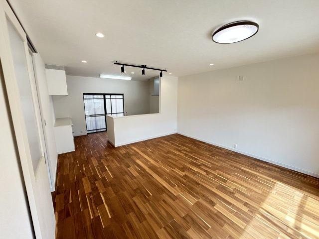 神戸市垂水区学が丘４丁目戸建の居間・リビング