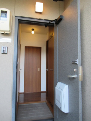 【玄関】 | メゾンラフォーレ