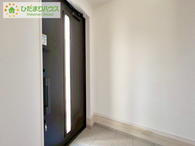 日立市大久保町1期　新築戸建　3号棟の玄関|玄関はゆったりとした奥行き、幅を確保しており、お買い物帰りやお子様とのお出かけの際も安心です♪