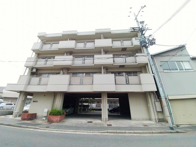 メゾン本山の外観