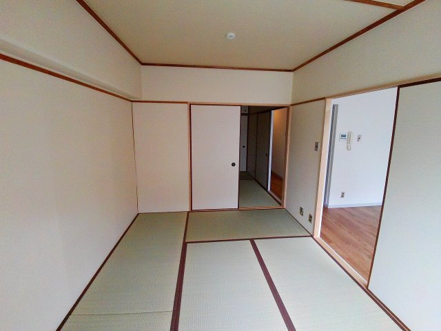 メゾン本山の和室