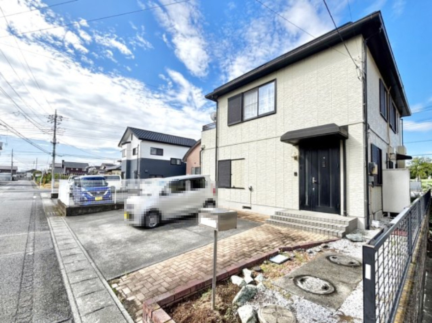 【中古戸建】伊勢崎市連取本町の外観|■外観｜閑静な住宅街で始める新しい暮らし♪開放的な毎日をあなたへ(^^♪