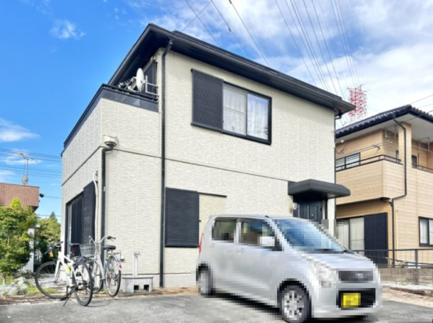 【中古戸建】伊勢崎市連取本町の外観|■外観｜シンプルなデザインでありながらも「個性」を損なわず、お客様一人ひとりの暮らし方にフィットします。