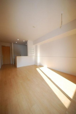 【居間・リビング】 | りりあん　Ⅱ | 【りりあん　Ⅱ】ゆったりとしたリビングです