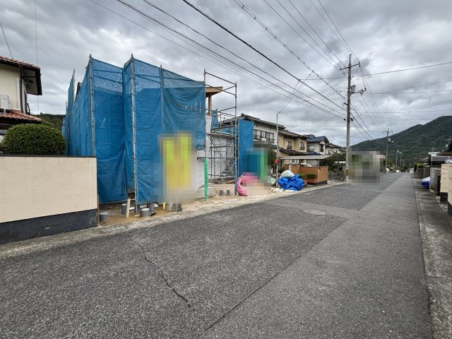 新築戸建　安佐町くすの木台の前面道路含む現地写真