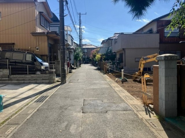 【外観】 | 富士見市渡戸1丁目　新築一戸建住宅　全1棟　(ふじみ野店) | 南東道路に面し陽当たり良好です。
「ららぽーと富士見」まで徒歩10分、お買い物が大変便利な立地です。
