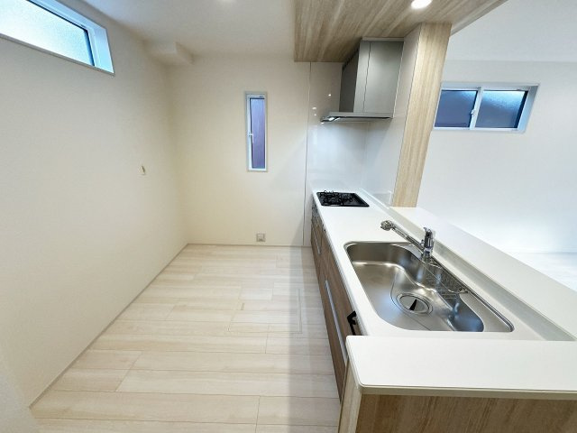 【キッチン】 | 富士見市渡戸1丁目　新築一戸建住宅　全1棟　(ふじみ野店) | 食器洗浄乾燥機つきの便利なシステムキッチン！