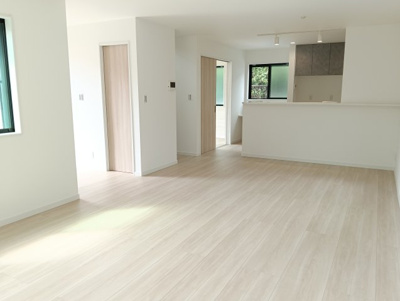 【居間・リビング】 | 保土ヶ谷区仏向町RIV | ゆったりとした居間です