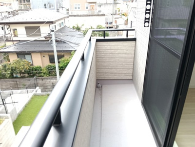 【バルコニー】 | 保土ヶ谷区仏向町RIV | 暖かな日差しのふりそそぐバルコニー