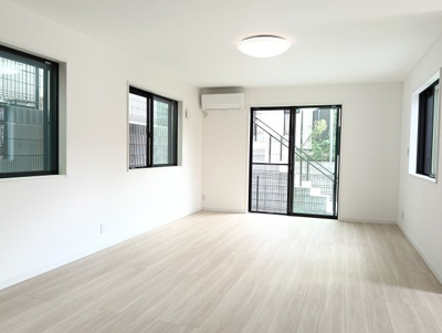 【居間・リビング】 | 保土ヶ谷区仏向町RIV | ゆったり過ごせるリビングです