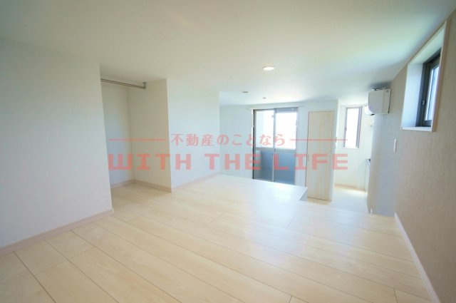 ＣＢ鳥栖フェリシア【キャッシュバック対象】の居間・リビング|こちらのリビングで趣味の時間をお楽しみください