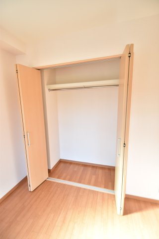 大阪市城東区鴫野西５丁目の賃貸マンションの収納