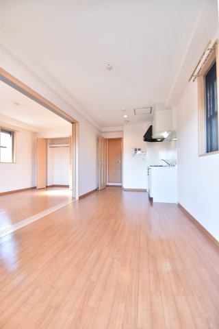 大阪市城東区鴫野西５丁目の賃貸マンションの居間・リビング