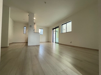 【居間・リビング】 | Heartful-Town長久手市岩作三ケ峯【仲介手数料無料　東小　長久手中】 | LINEから簡単お問合せ可能！
友達検索で@nqk7328tです！