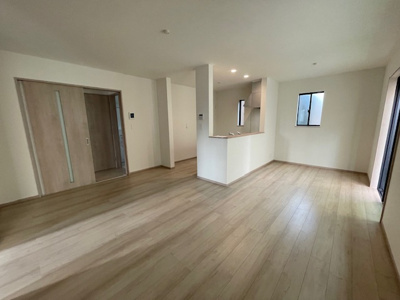 【居間・リビング】 | Heartful-Town長久手市岩作三ケ峯【仲介手数料無料　東小　長久手中】 | LINEから簡単お問合せ可能！
友達検索で@nqk7328tです！