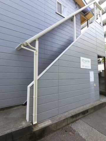 ロワール本八幡のエントランス