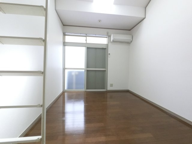 ロワール本八幡の寝室