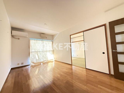 【居間・リビング】 | コーポレート中央林間1号棟 | 画像は1号棟703号室のものです。設備・間取りがサイト情報と現況に違いがある場合、現況優先。