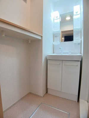 【洗面所】 | ヴァンクール　Ⅰ | ゆったりとスペースのある洗面所