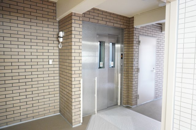 カルム草加弐番館のその他共用部分|エレベーター