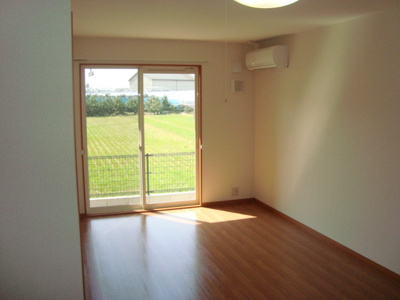 【居間・リビング】 | マリンハイムⅠ | リビングは照明付き