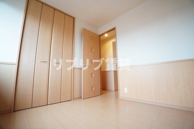 コモドカーサの洋室