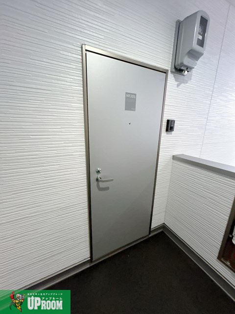 アドラブール新守山の玄関