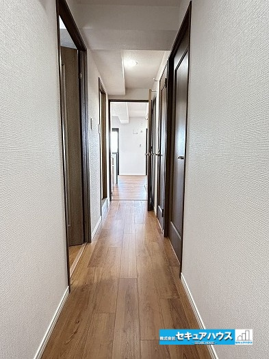 【中古マンション】宝マンション道徳東第3の内装|【廊下】
クロス張替え済みです。